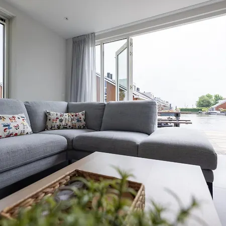 Waterfront Apartmán